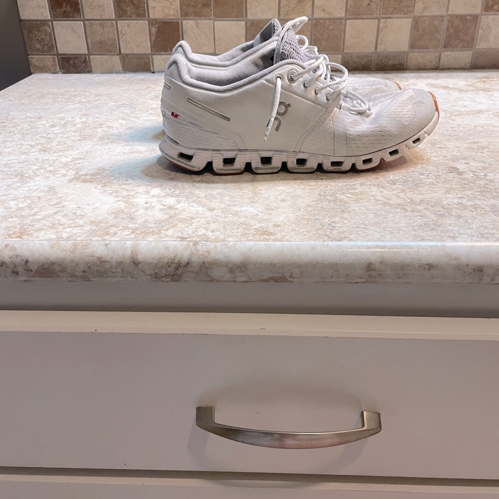 Women’s On Cloud 5 Terry Size 7 Gray